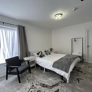 https://large-studio-flat-near-beach-cleethorpes.yorkshirehotels.net