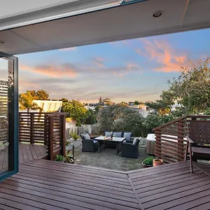 https://ultimate-beach-house-location.rotoruahotelsnz.com